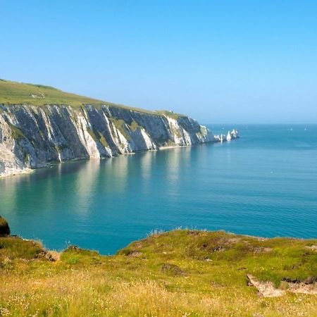 ホテル "Trinity" At Whitecliff Bay Isle Of Wight- Yarborough View 4 ベンブリッジ エクステリア 写真