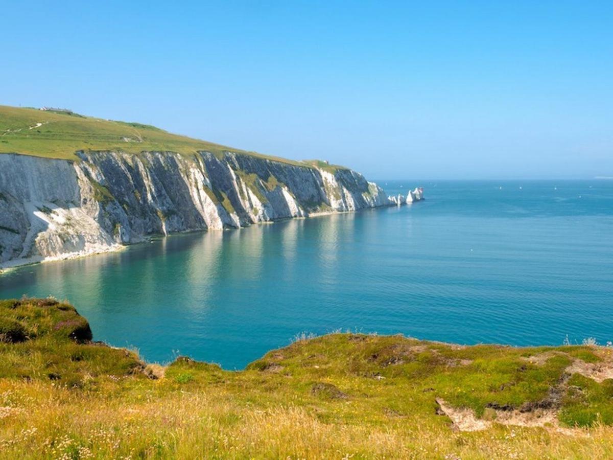 ホテル "Trinity" At Whitecliff Bay Isle Of Wight- Yarborough View 4 ベンブリッジ エクステリア 写真