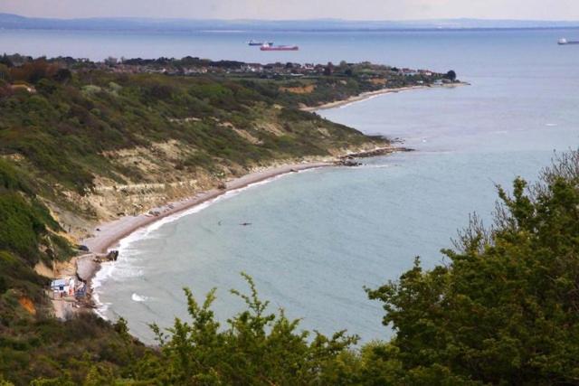 ホテル "Trinity" At Whitecliff Bay Isle Of Wight- Yarborough View 4 ベンブリッジ エクステリア 写真